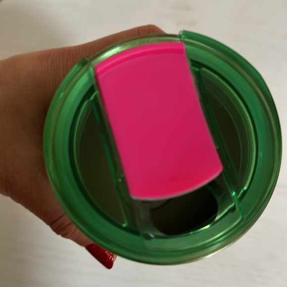 Starbucks green tumbler pink detail siren logo 2023 16oz (used once) - Picture 2 of 5